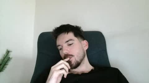 Onlyfans - Tomylind keep you in touch there online show from 05/01/26, 10:20