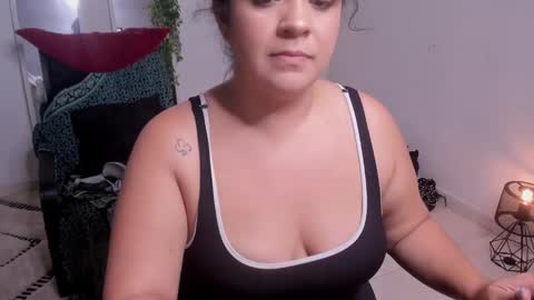 Snapshot of ton_amourrx chatting on 09/23/25, 10:24 lady blue online show from 09/23/25, 10:24