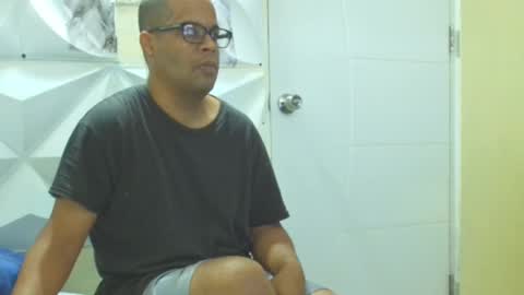 Antonio online show from 02/12/25, 12:22