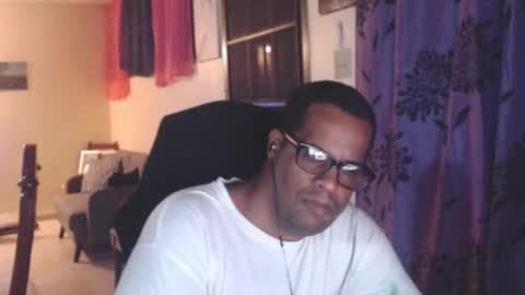 Antonio online show from 10/20/25, 02:01