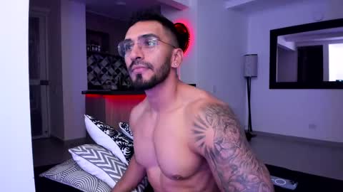 tony muscle1 online show from 02/25/25, 01:41