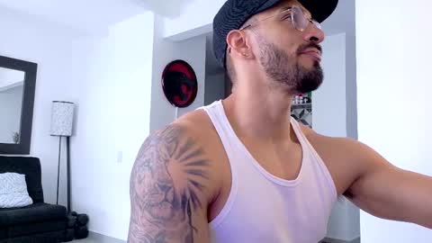 tony muscle1 online show from 10/26/25, 04:46