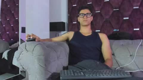 Snapshot of tonybenedetti chatting on 06/08/26, 01:28 Tony Benedetti online show from 06/08/26, 01:28