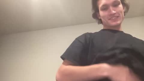 Snapshot of tonycardillo chatting on 10/29/25, 04:04 tonycardillo online show from 10/29/25, 04:04