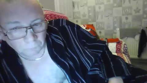 Snapshot of tonygibbson62 chatting on 12/13/24, 12:31 tonygibbson62 online show from 12/13/24, 12:31
