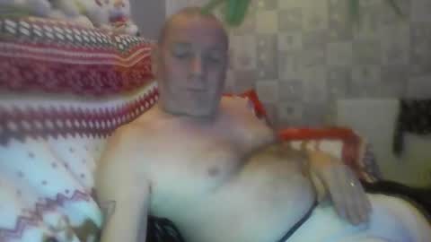 Snapshot of tonygibbson62 chatting on 12/16/24, 12:15 tonygibbson62 online show from 12/16/24, 12:15