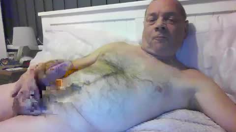 Snapshot of tonygibbson62 chatting on 12/28/24, 05:57 tonygibbson62 online show from 12/28/24, 05:57