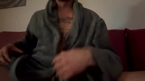 Snapshot of tonystrawberry chatting on 11/27/25, 05:48 tonystrawberry online show from 11/27/25, 05:48