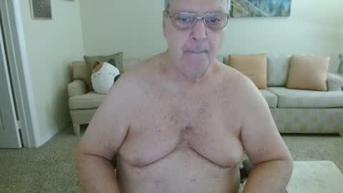 Snapshot of tonysview12000 chatting on 09/29/25, 06:13 tonysview12000 online show from 09/29/25, 06:13