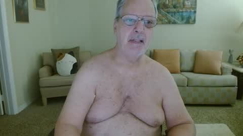 Snapshot of tonysview12000 chatting on 10/19/25, 06:52 tonysview12000 online show from 10/19/25, 06:52