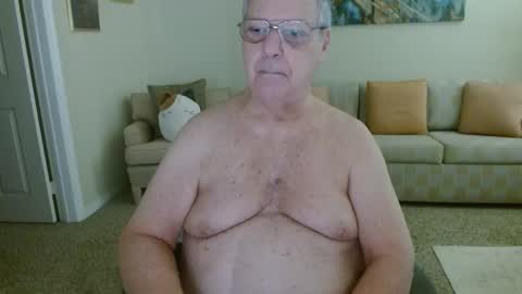 Snapshot of tonysview12000 chatting on 10/24/25, 07:10 tonysview12000 online show from 10/24/25, 07:10