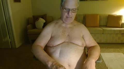 Snapshot of tonysview12000 chatting on 10/26/25, 12:38 tonysview12000 online show from 10/26/25, 12:38