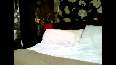 Snapshot of tonywest200519493 chatting on 11/08/25, 09:09 tonywest200519493 online show from 11/08/25, 09:09