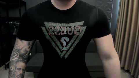 Snapshot of tonywilcoxx chatting on 01/18/25, 09:02 TonyWilcox online show from 01/18/25, 09:02