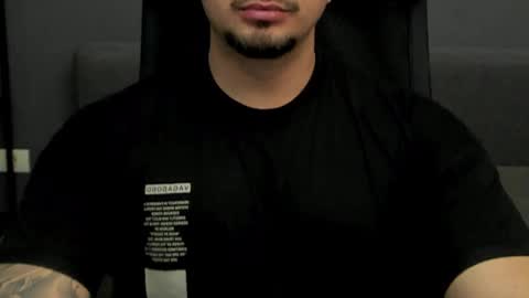 Snapshot of tonywilcoxx chatting on 02/08/25, 11:44 TonyWilcox online show from 02/08/25, 11:44