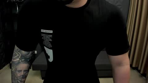 Snapshot of tonywilcoxx chatting on 02/09/25, 06:01 TonyWilcox online show from 02/09/25, 06:01