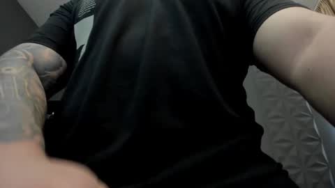 Snapshot of tonywilcoxx chatting on 02/09/25, 09:05 TonyWilcox online show from 02/09/25, 09:05