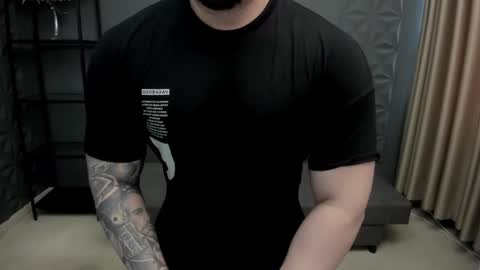 Snapshot of tonywilcoxx chatting on 02/12/25, 08:06 TonyWilcox online show from 02/12/25, 08:06