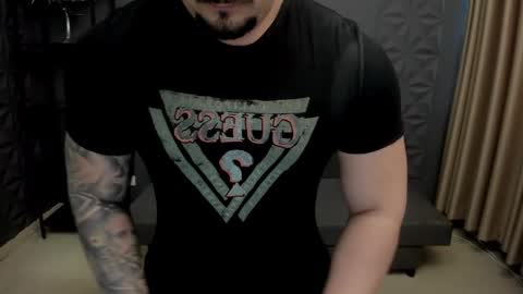 Snapshot of tonywilcoxx chatting on 02/12/25, 02:32 TonyWilcox online show from 02/12/25, 02:32