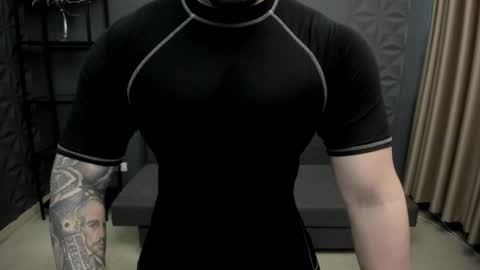 Snapshot of tonywilcoxx chatting on 02/14/25, 06:02 TonyWilcox online show from 02/14/25, 06:02