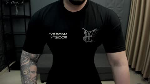 Snapshot of tonywilcoxx chatting on 02/15/25, 06:02 TonyWilcox online show from 02/15/25, 06:02