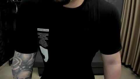 Snapshot of tonywilcoxx chatting on 02/18/25, 05:42 TonyWilcox online show from 02/18/25, 05:42