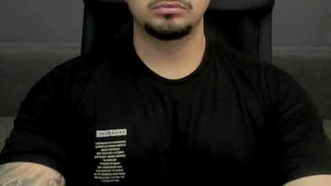 Snapshot of tonywilcoxx chatting on 02/18/25, 12:28 TonyWilcox online show from 02/18/25, 12:28