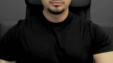 Snapshot of tonywilcoxx chatting on 02/20/25, 08:50 TonyWilcox online show from 02/20/25, 08:50