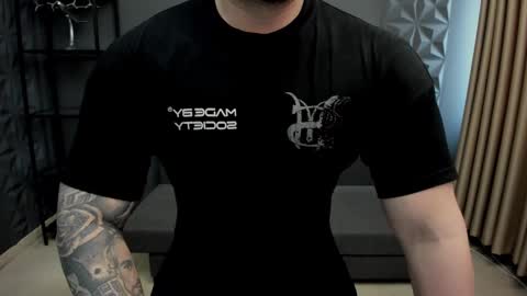 Snapshot of tonywilcoxx chatting on 02/22/25, 06:17 TonyWilcox online show from 02/22/25, 06:17