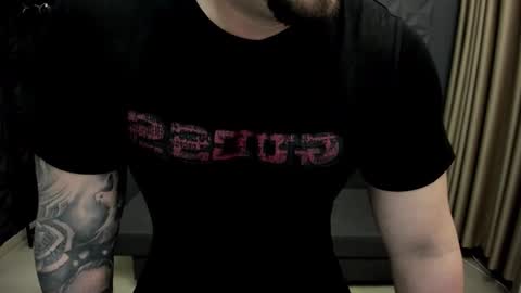 Snapshot of tonywilcoxx chatting on 03/02/25, 05:01 TonyWilcox online show from 03/02/25, 05:01