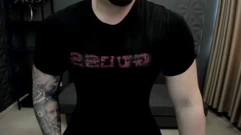 Snapshot of tonywilcoxx chatting on 03/02/25, 11:07 TonyWilcox online show from 03/02/25, 11:07