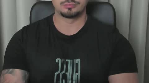 Snapshot of tonywilcoxx chatting on 09/28/25, 05:35 TonyWilcox online show from 09/28/25, 05:35