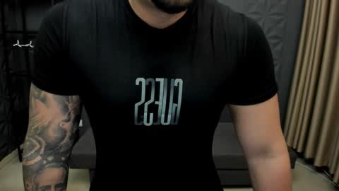 Snapshot of tonywilcoxx chatting on 10/07/25, 04:53 TonyWilcox online show from 10/07/25, 04:53