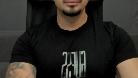 Snapshot of tonywilcoxx chatting on 10/11/25, 06:01 TonyWilcox online show from 10/11/25, 06:01