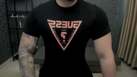 Snapshot of tonywilcoxx chatting on 10/30/25, 06:48 TonyWilcox online show from 10/30/25, 06:48