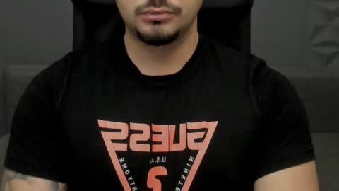 Snapshot of tonywilcoxx chatting on 11/07/25, 06:24 TonyWilcox online show from 11/07/25, 06:24