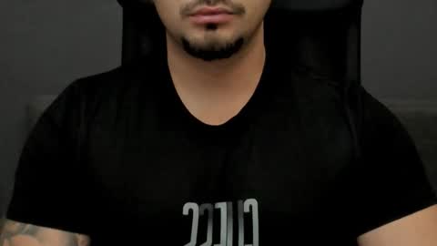 Snapshot of tonywilcoxx chatting on 11/17/25, 05:57 TonyWilcox online show from 11/17/25, 05:57