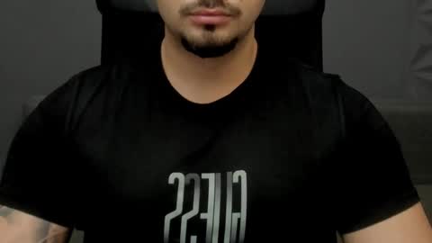 Snapshot of tonywilcoxx chatting on 11/24/25, 05:18 TonyWilcox online show from 11/24/25, 05:18