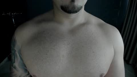 Snapshot of tonywilcoxx chatting on 11/26/25, 06:14 TonyWilcox online show from 11/26/25, 06:14