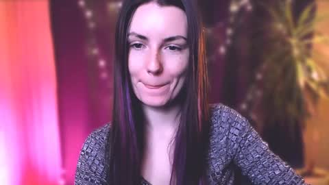 Elizabeth online show from 01/04/25, 08:27