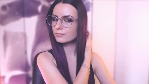 Elizabeth online show from 01/19/25, 06:10