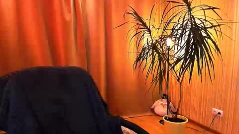 Elizabeth online show from 10/02/25, 03:19