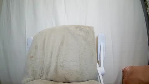 Snapshot of toohorny4college chatting on 10/02/25, 01:51 Isabel online show from 10/02/25, 01:51