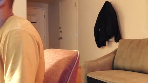 Snapshot of toomuchsmoke chatting on 12/06/24, 12:12 toomuchsmoke online show from 12/06/24, 12:12