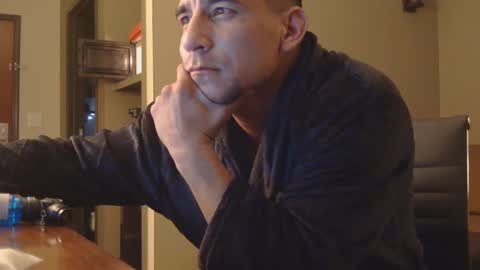 Snapshot of toomuchsmoke chatting on 12/31/24, 10:26 toomuchsmoke online show from 12/31/24, 10:26