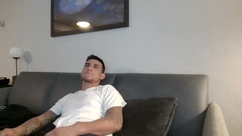 Snapshot of toomuchsmoke chatting on 02/10/25, 07:47 toomuchsmoke online show from 02/10/25, 07:47