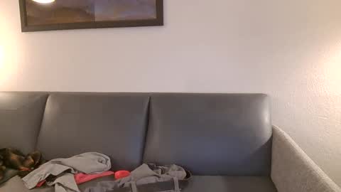 Snapshot of toomuchsmoke chatting on 02/15/25, 08:11 toomuchsmoke online show from 02/15/25, 08:11