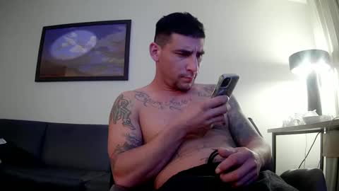 Snapshot of toomuchsmoke chatting on 02/19/25, 06:22 toomuchsmoke online show from 02/19/25, 06:22