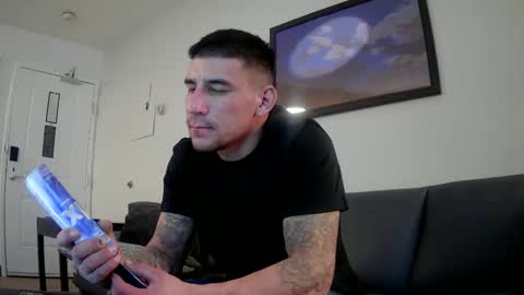 Snapshot of toomuchsmoke chatting on 03/01/25, 06:24 toomuchsmoke online show from 03/01/25, 06:24