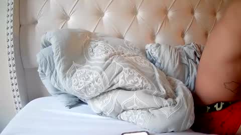 Snapshot of toomuchsmoke chatting on 11/02/25, 12:40 toomuchsmoke online show from 11/02/25, 12:40